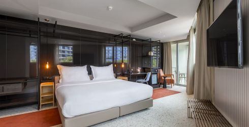 hotel room image