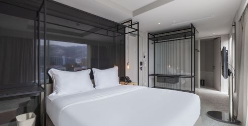 hotel room image