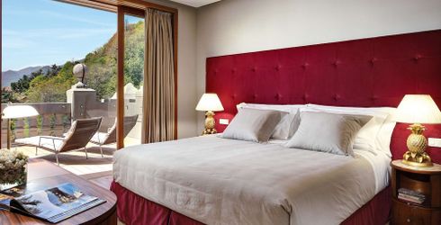 hotel room image