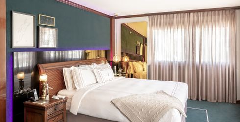 hotel room image