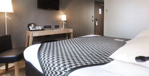 hotel room image
