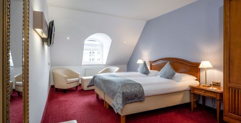 hotel room image