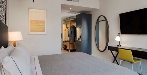 hotel room image