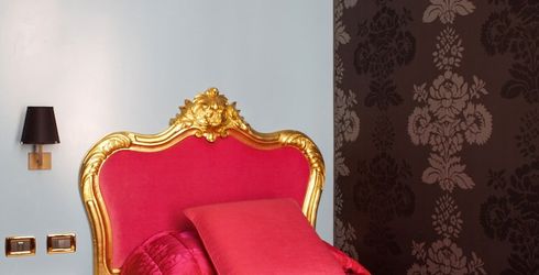hotel room image