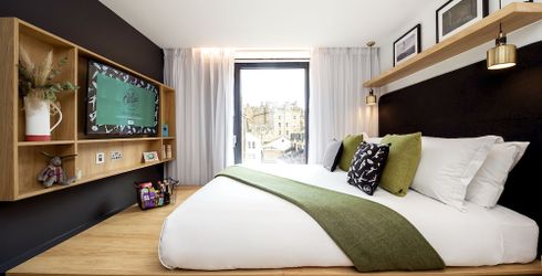 hotel room image