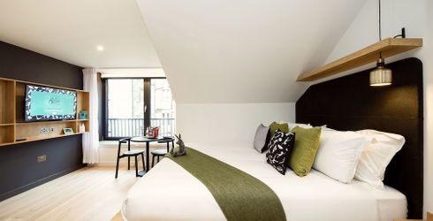 hotel room image