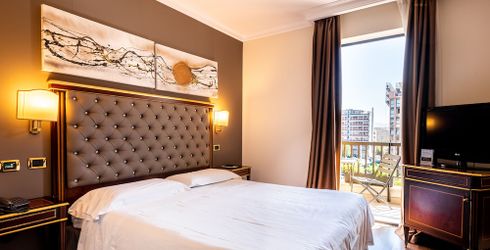 hotel room image