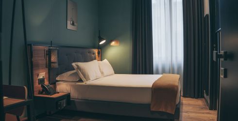 hotel room image