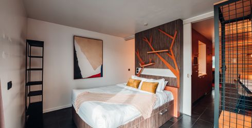 hotel room image