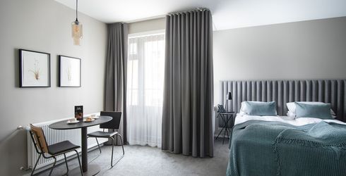 hotel room image