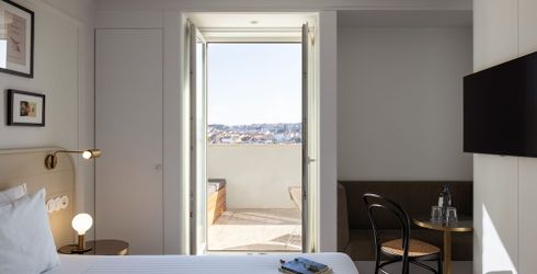 hotel room image