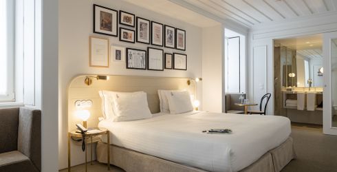hotel room image