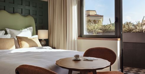 hotel room image
