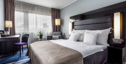 hotel room image
