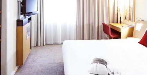 hotel room image