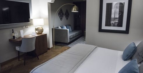 hotel room image