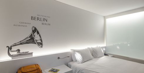 hotel room image