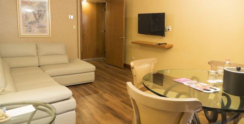 hotel room image