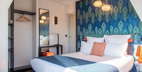 hotel room image