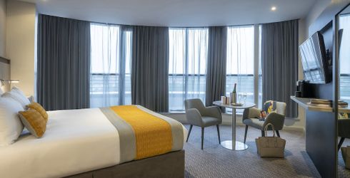hotel room image