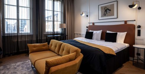 hotel room image