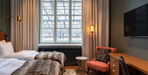 hotel room image