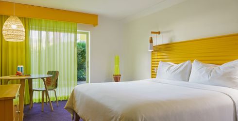 hotel room image