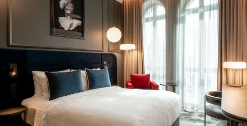 hotel room image