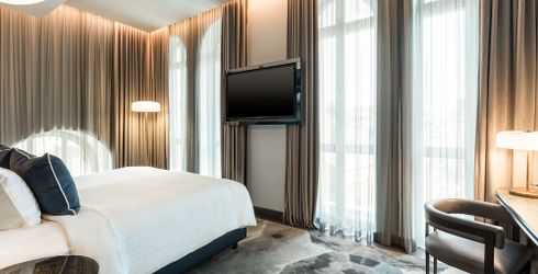hotel room image