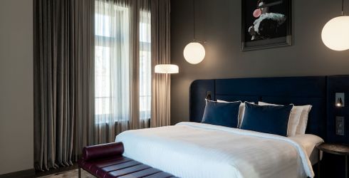 hotel room image