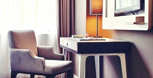 hotel room image