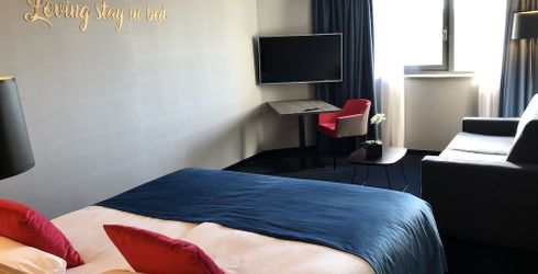 hotel room image