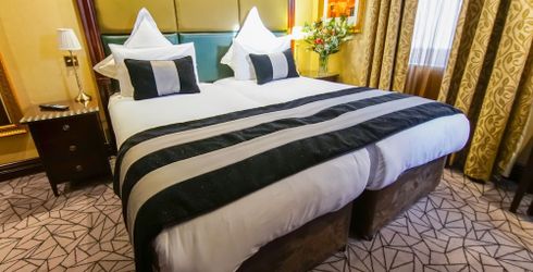 hotel room image