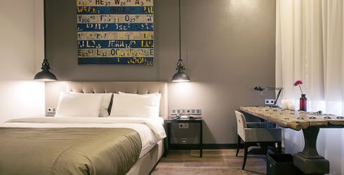 hotel room image
