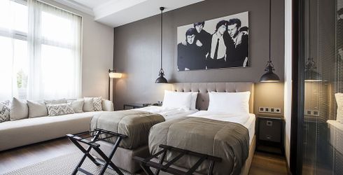 hotel room image