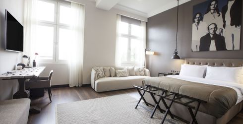 hotel room image