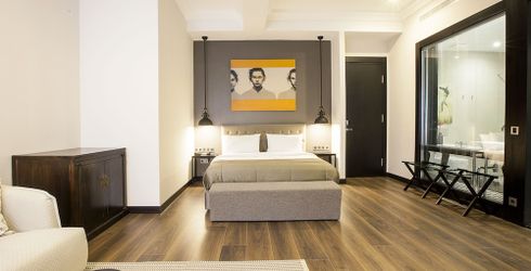 hotel room image