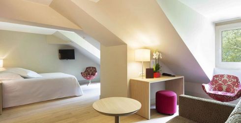 hotel room image
