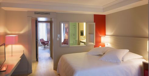 hotel room image