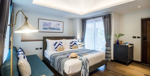 hotel room image