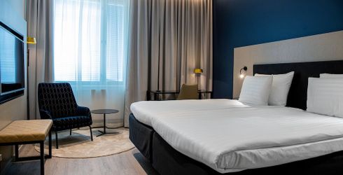 hotel room image