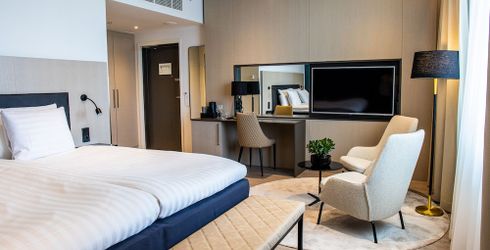 hotel room image