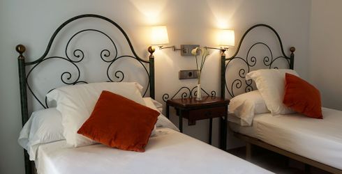 hotel room image