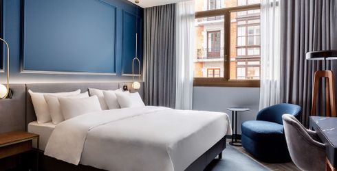 hotel room image
