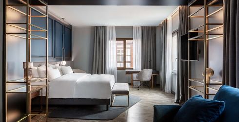 hotel room image