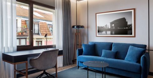 hotel room image