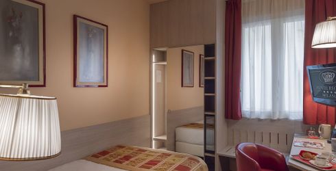 hotel room image