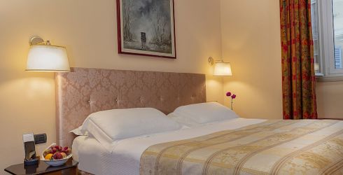 hotel room image