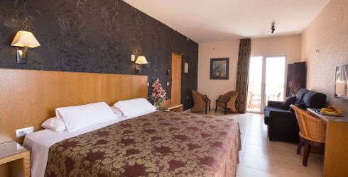 hotel room image