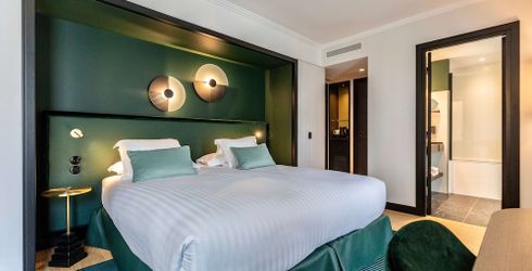 hotel room image